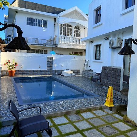 Happy House - Cosy Apartment With Private Pool And Walking Distance To Blue Bay Beach Kültér fotó