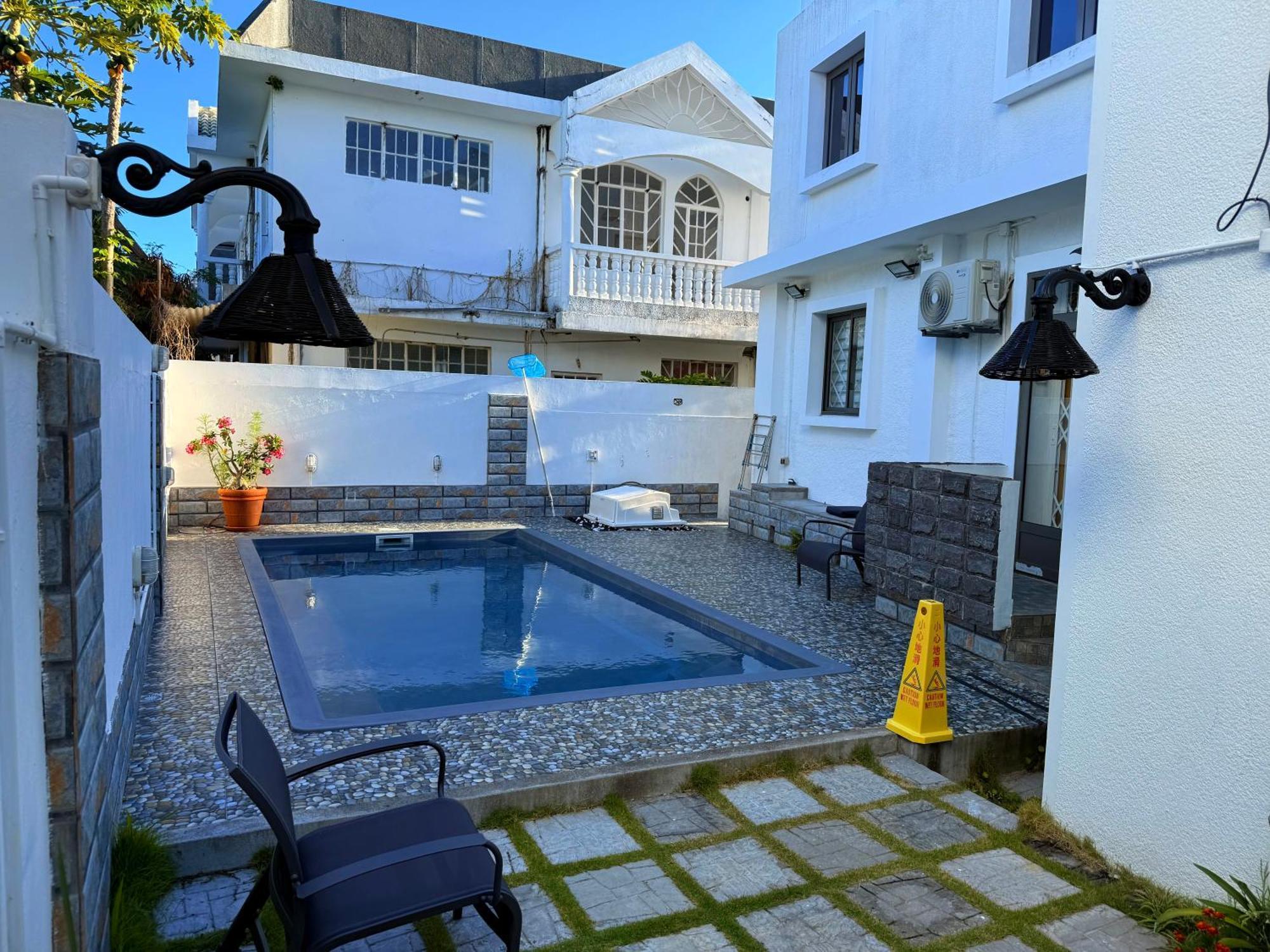 Happy House - Cosy Apartment With Private Pool And Walking Distance To Blue Bay Beach Kültér fotó